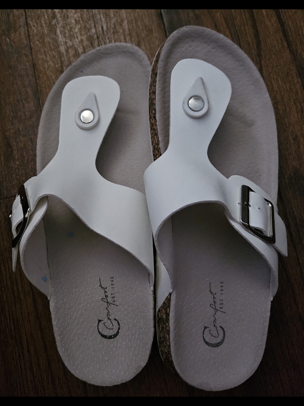 Comfort Brand White Toe-Post Buckle Sandals